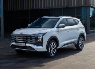 В России стартовали продажи флагманского кроссовера Москвич 8: полный прайс-лист